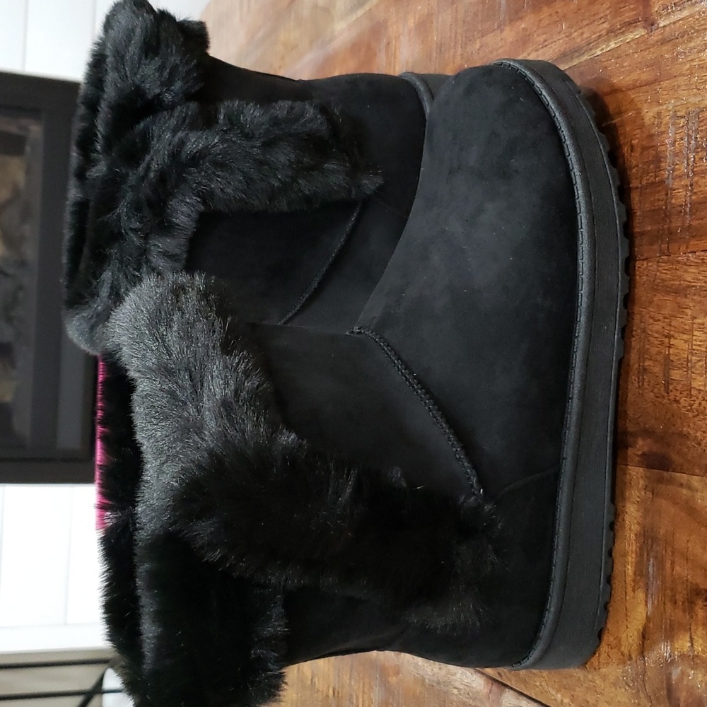 NIB classic black fur boots